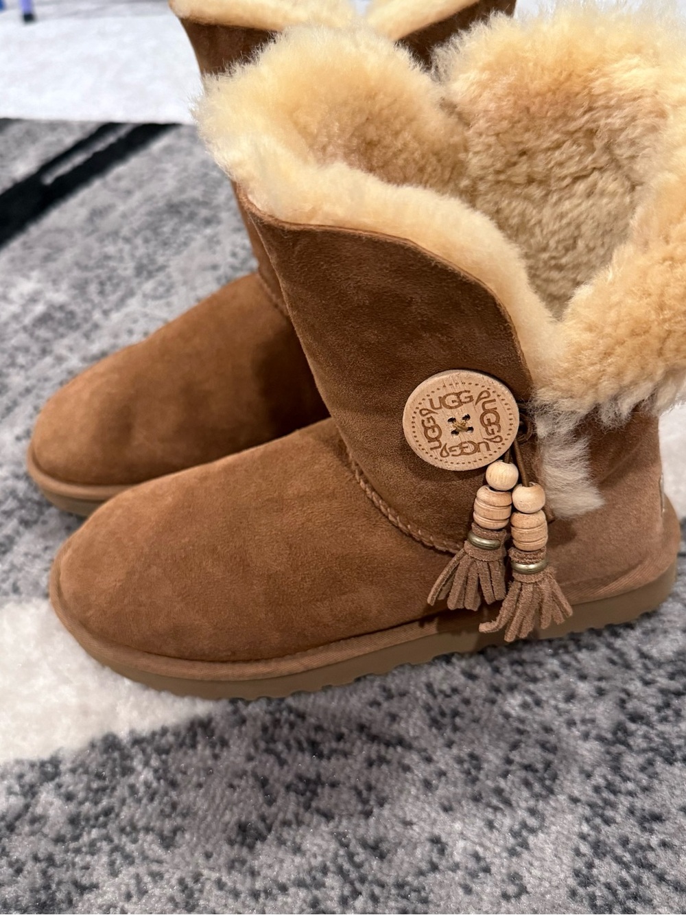 UGG Australia Bailey Charms Boots Chestnut Suede Fur Lined 7